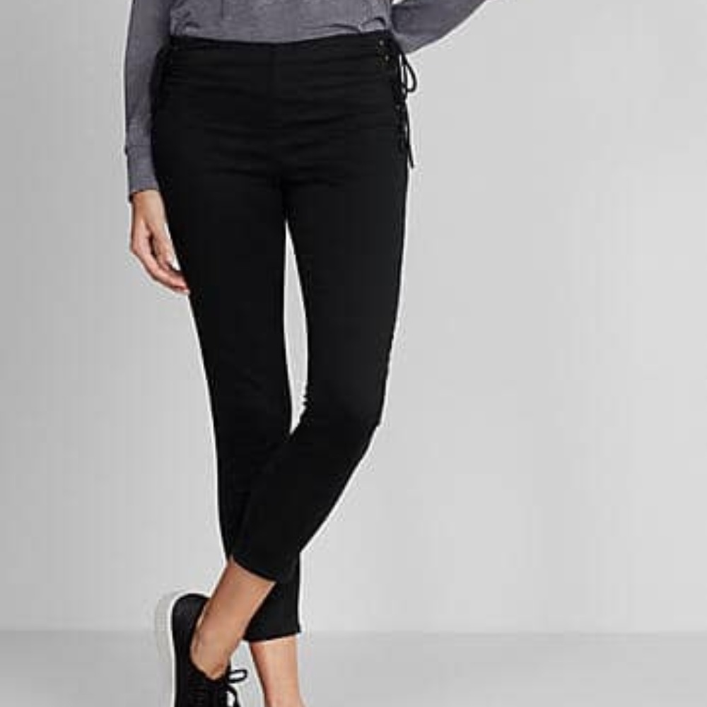 NWT Express Capri Pants Size 10